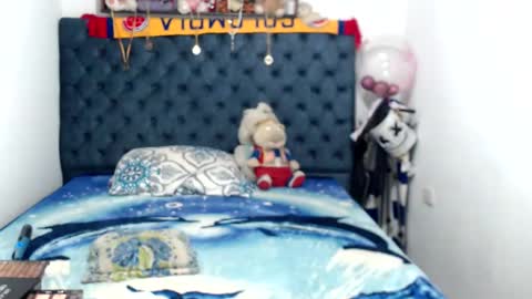 Snapshot of boyslatin493916 chatting on 10.20.25 nikky and jeik online show from 10.20.25