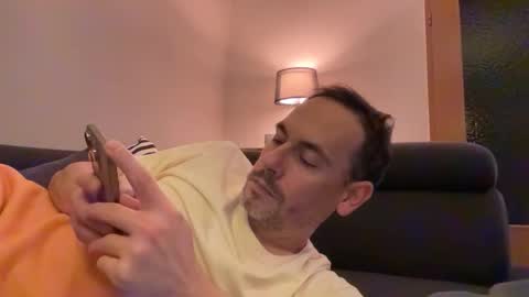 Snapshot of boyslut8 chatting on 11.21.25 boytoyhh online show from 11.21.25