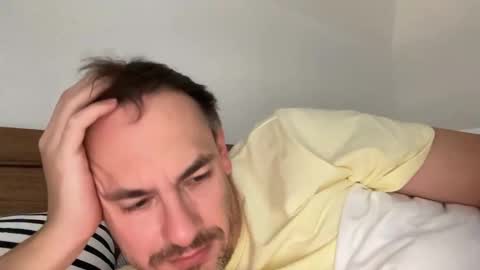 Snapshot of boyslut8 chatting on 11.22.25 boytoyhh online show from 11.22.25