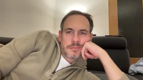 Snapshot of boyslut8 chatting on 11.25.25 boytoyhh online show from 11.25.25