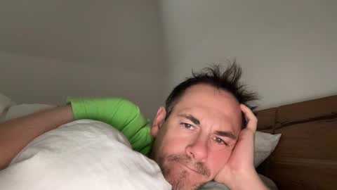 Snapshot of boyslut8 chatting on 12.02.25 boytoyhh online show from 12.02.25