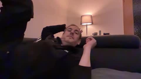 Snapshot of boyslut8 chatting on 12.14.25 boytoyhh online show from 12.14.25