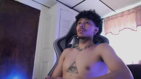 Snapshot of bra_c chatting on 04.10.26 bra_c online show from 04.10.26