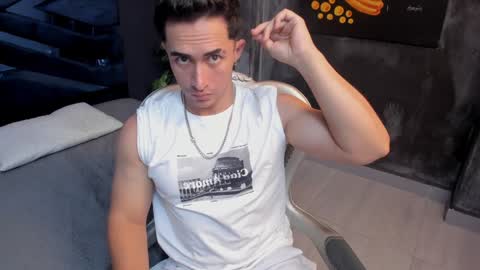 Snapshot of brad_summer chatting on 01.14.25 brad summer online show from 01.14.25