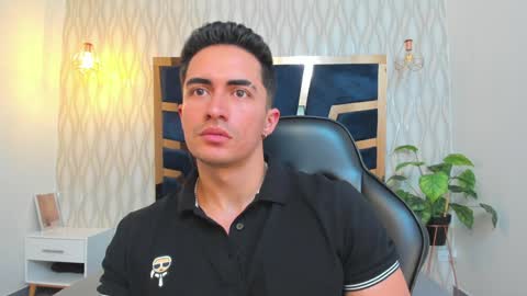 Snapshot of brad_summer chatting on 01.21.25 brad summer online show from 01.21.25