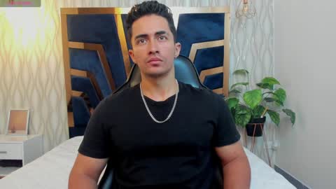 Snapshot of brad_summer chatting on 01.26.25 brad summer online show from 01.26.25
