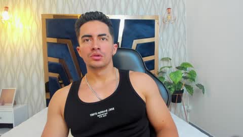Snapshot of brad_summer chatting on 01.30.25 brad summer online show from 01.30.25