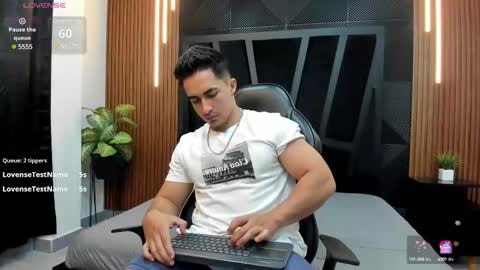 Snapshot of brad_summer chatting on 02.11.25 brad summer online show from 02.11.25
