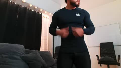 Snapshot of bradley_martinez chatting on 12.24.24 Bradley Martinez online show from 12.24.24