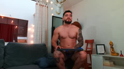 Snapshot of bradley_martinez chatting on 01.06.25 Bradley Martinez online show from 01.06.25