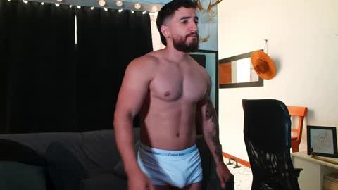 Snapshot of bradley_martinez chatting on 01.27.25 Bradley Martinez online show from 01.27.25