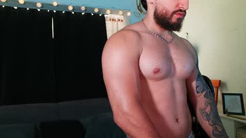 Snapshot of bradley_martinez chatting on 01.28.25 Bradley Martinez online show from 01.28.25