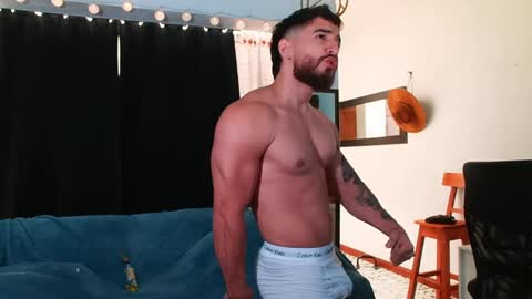Snapshot of bradley_martinez chatting on 02.01.25 Bradley Martinez online show from 02.01.25