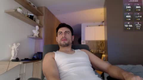 Snapshot of bradley_muscle chatting on 10.03.25 Bradley online show from 10.03.25