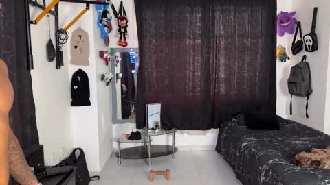 Snapshot of bradley_strong_ chatting on 10.25.25 Bradley Strong online show from 10.25.25