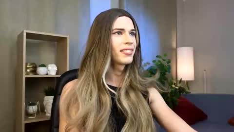 Snapshot of branda_kelly chatting on 11.30.25 Branda online show from 11.30.25