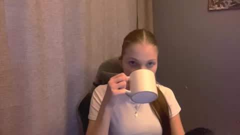 Snapshot of brandamatteson chatting on 10.22.25 Alice online show from 10.22.25