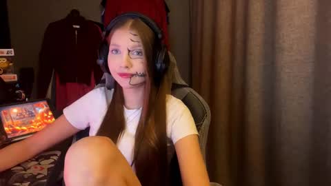 Snapshot of brandamatteson chatting on 10.31.25 Alice online show from 10.31.25