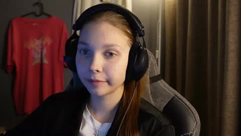 Snapshot of brandamatteson chatting on 11.11.25 Alice online show from 11.11.25