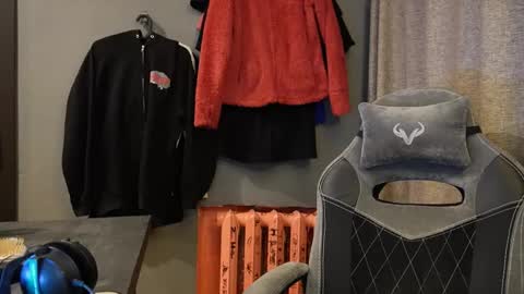 Snapshot of brandamatteson chatting on 11.16.25 Alice online show from 11.16.25