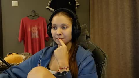 Snapshot of brandamatteson chatting on 11.19.25 Alice online show from 11.19.25