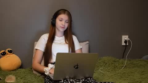 Snapshot of brandamatteson chatting on 12.01.25 Alice online show from 12.01.25