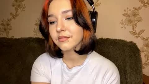 Snapshot of brandevega chatting on 02.10.26 Emily online show from 02.10.26