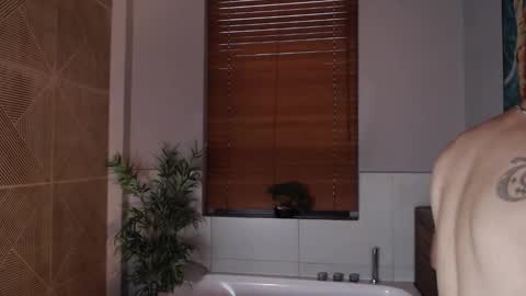 Snapshot of brandon_starkk chatting on 12.04.25 brandon_starkk online show from 12.04.25