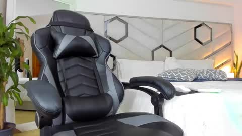 Snapshot of brandonandnat chatting on 12.10.24 Brandon and Nath online show from 12.10.24