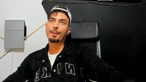 Snapshot of brandontatex chatting on 05.20.26 BrandonTateX online show from 05.20.26