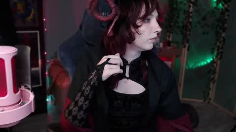 Snapshot of brandy_queen chatting on 02.01.25 Aurorabut ur dad just calls me Rory online show from 02.01.25