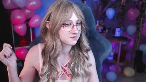 Snapshot of brandy_queen chatting on 02.14.25 Aurorabut ur dad just calls me Rory online show from 02.14.25
