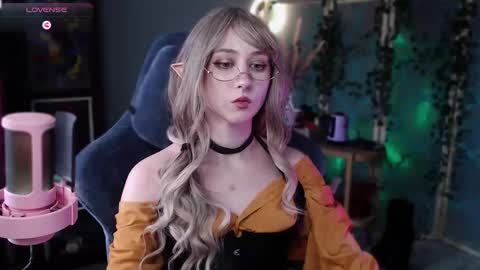 Snapshot of brandy_queen chatting on 03.04.25 Aurorabut ur dad just calls me Rory online show from 03.04.25