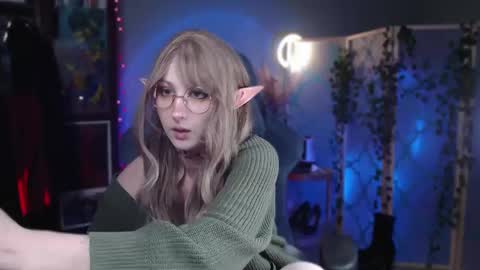 Snapshot of brandy_queen chatting on 03.12.25 Aurorabut ur dad just calls me Rory online show from 03.12.25