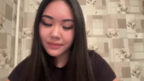 Snapshot of brandysveum chatting on 09.28.25 Aypril online show from 09.28.25