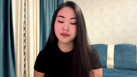 Snapshot of brandysveum chatting on 10.19.25 Aypril online show from 10.19.25