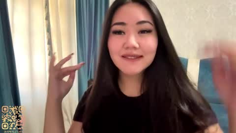 Snapshot of brandysveum chatting on 10.30.25 Aypril online show from 10.30.25