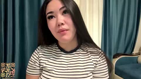 Snapshot of brandysveum chatting on 11.01.25 Aypril online show from 11.01.25