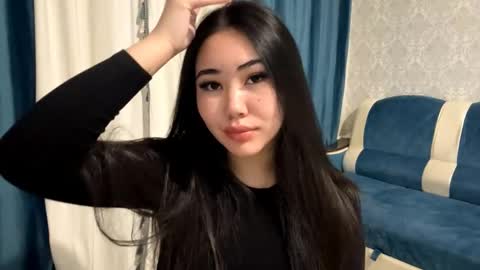 Snapshot of brandysveum chatting on 11.10.25 Aypril online show from 11.10.25