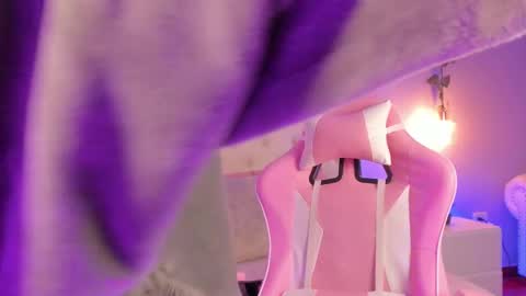 Snapshot of brann_tadzio chatting on 02.14.25 online show from 02.14.25