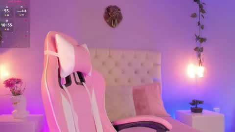 Snapshot of brann_tadzio chatting on 02.15.25 online show from 02.15.25