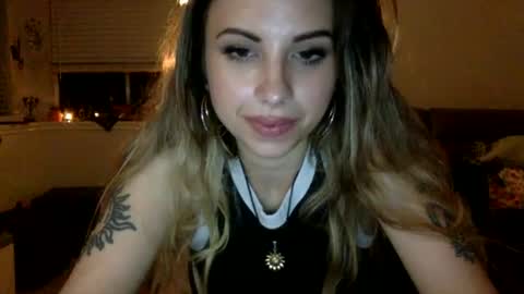 Snapshot of brattylittlemimi chatting on 06.19.26 Mimi Noire online show from 06.19.26