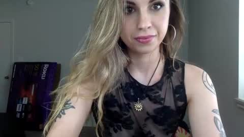 Snapshot of brattylittlemimi chatting on 07.25.26 Mimi Noire online show from 07.25.26