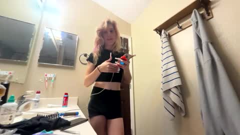 Snapshot of bray19509 chatting on 12.17.25 bray19509 online show from 12.17.25