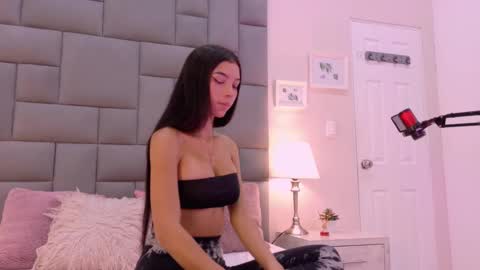 Snapshot of bree_watson chatting on 02.13.25 Bree online show from 02.13.25