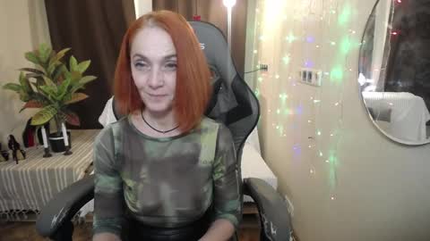 Snapshot of breeterner chatting on 01.28.25 breeterner online show from 01.28.25