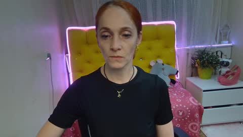 Snapshot of breeterner chatting on 02.05.25 breeterner online show from 02.05.25