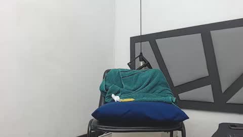 BRENDA VELASQUEZ online show from 02.23.25