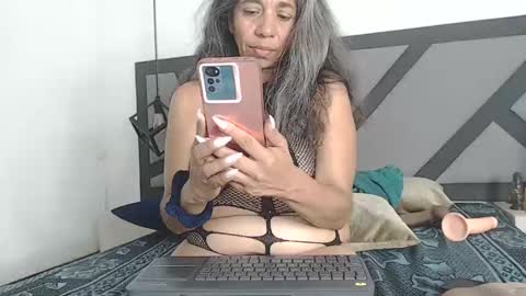 BRENDA VELASQUEZ online show from 03.06.25