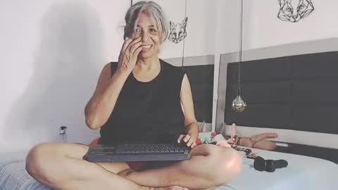 BRENDA VELASQUEZ online show from 09.14.25